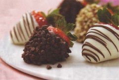 Chocolate-Covered-Grand-Marnier-Strawberries